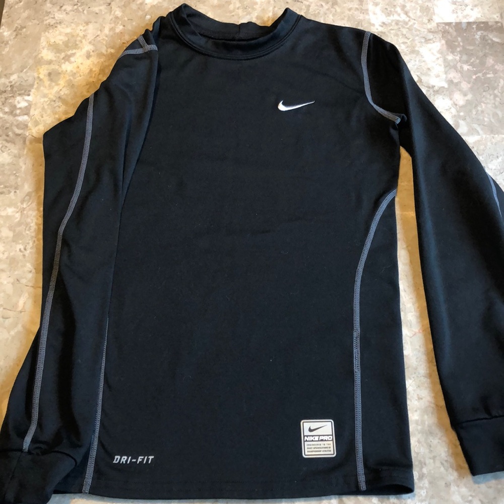 Nike boys long sleeve shirt